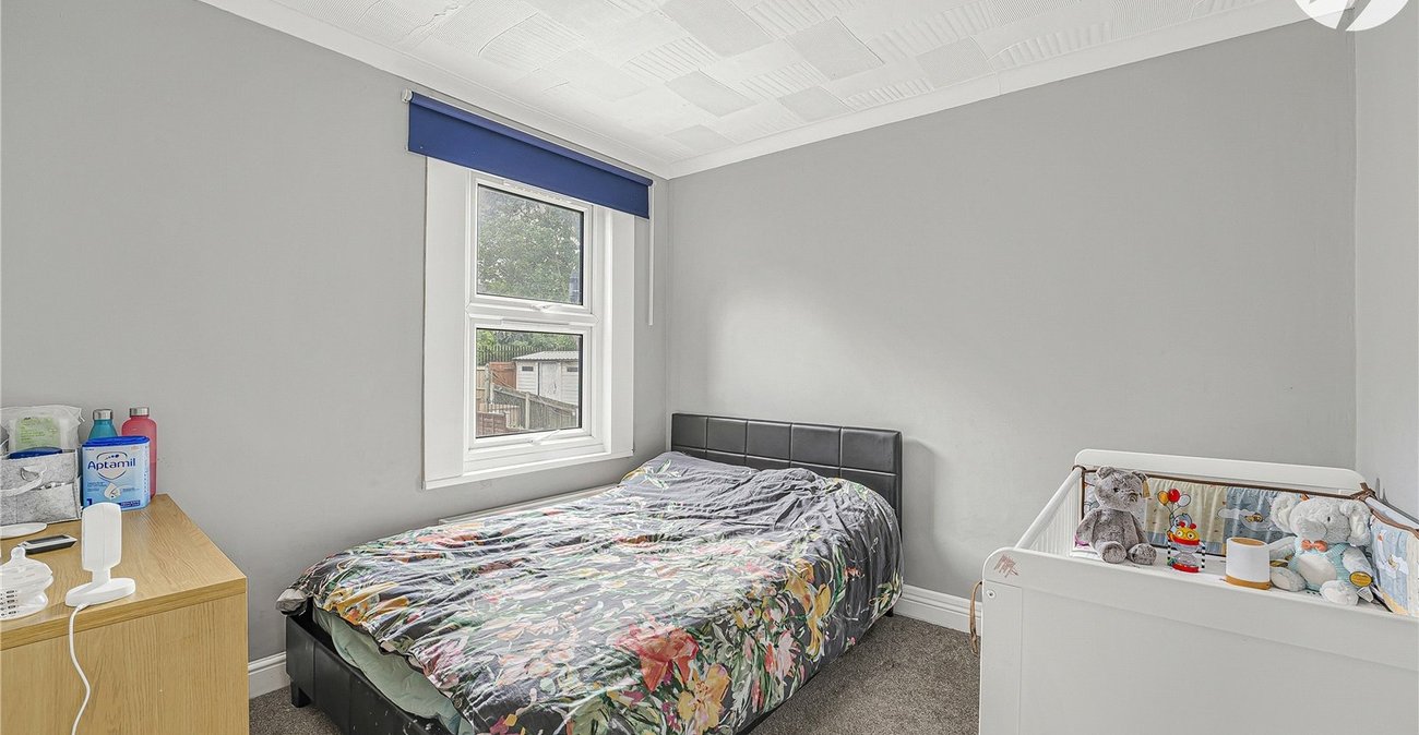 2 bedroom house for sale in Greenhithe | Robinson Jackson