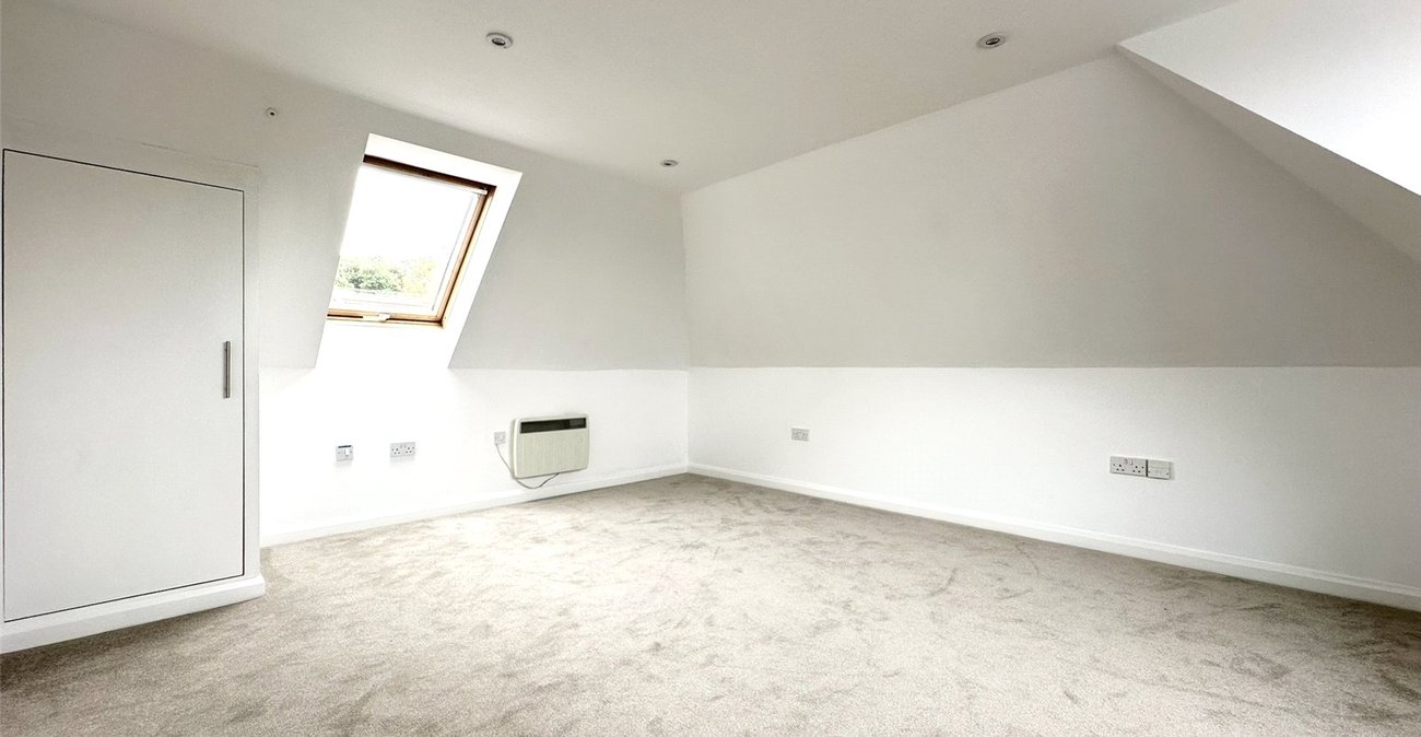 1 bedroom property for sale in Greenhithe | Robinson Jackson