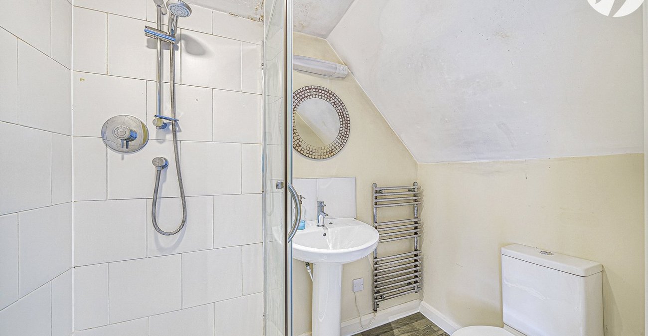 1 bedroom property for sale in Greenhithe | Robinson Jackson