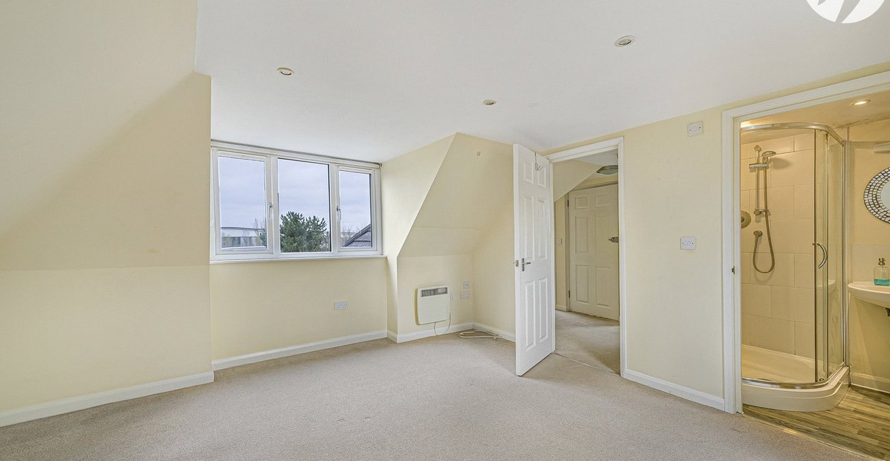 1 bedroom property for sale in Greenhithe | Robinson Jackson