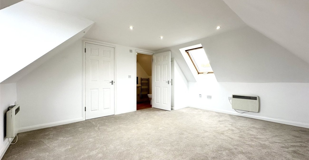 1 bedroom property for sale in Greenhithe | Robinson Jackson
