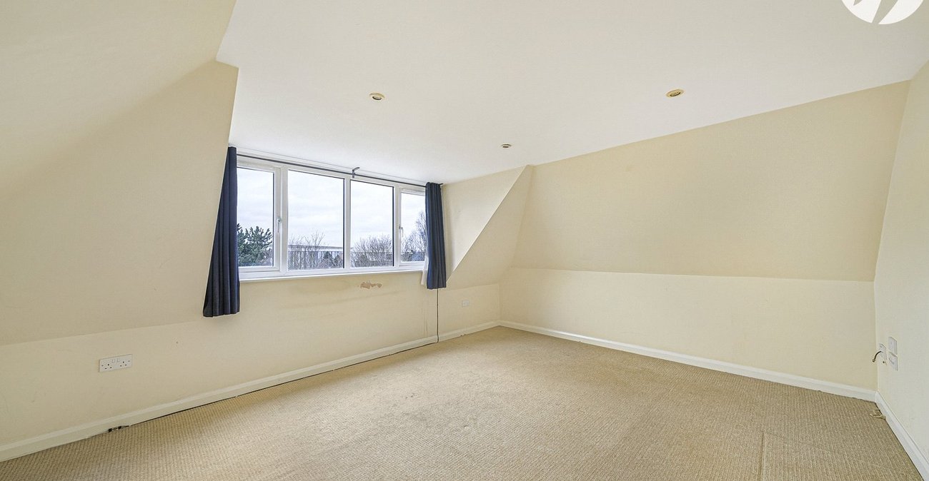 1 bedroom property for sale in Greenhithe | Robinson Jackson
