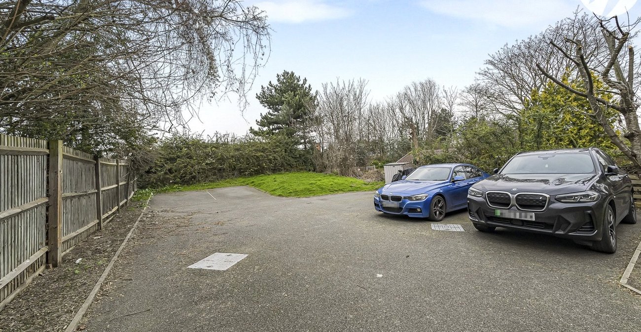 1 bedroom property for sale in Greenhithe | Robinson Jackson