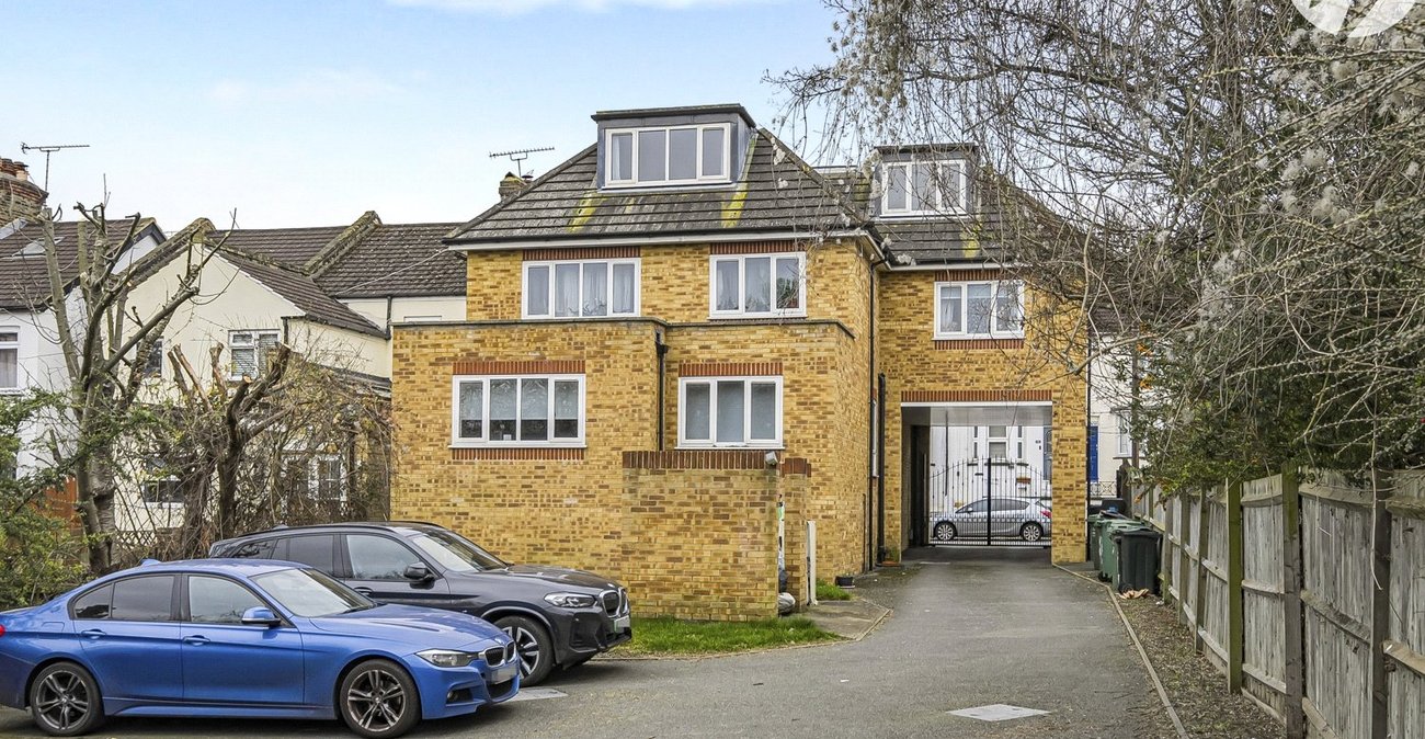 1 bedroom property for sale in Greenhithe | Robinson Jackson