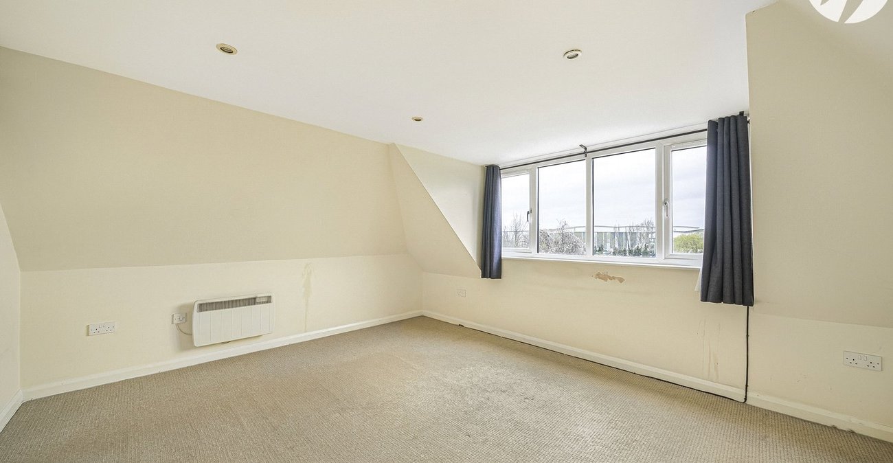 1 bedroom property for sale in Greenhithe | Robinson Jackson
