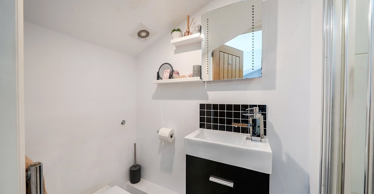 3 bedroom house for sale in Greenhithe | Robinson Jackson