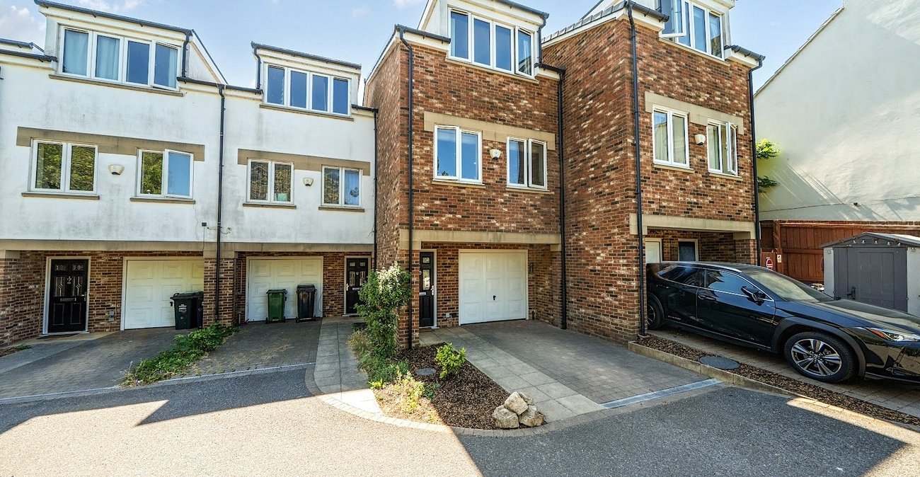 3 bedroom house for sale in Greenhithe | Robinson Jackson