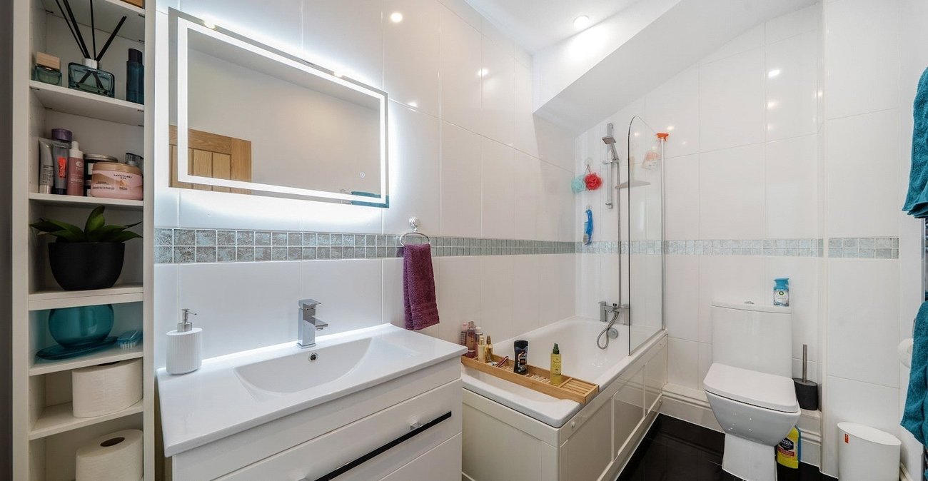 3 bedroom house for sale in Greenhithe | Robinson Jackson