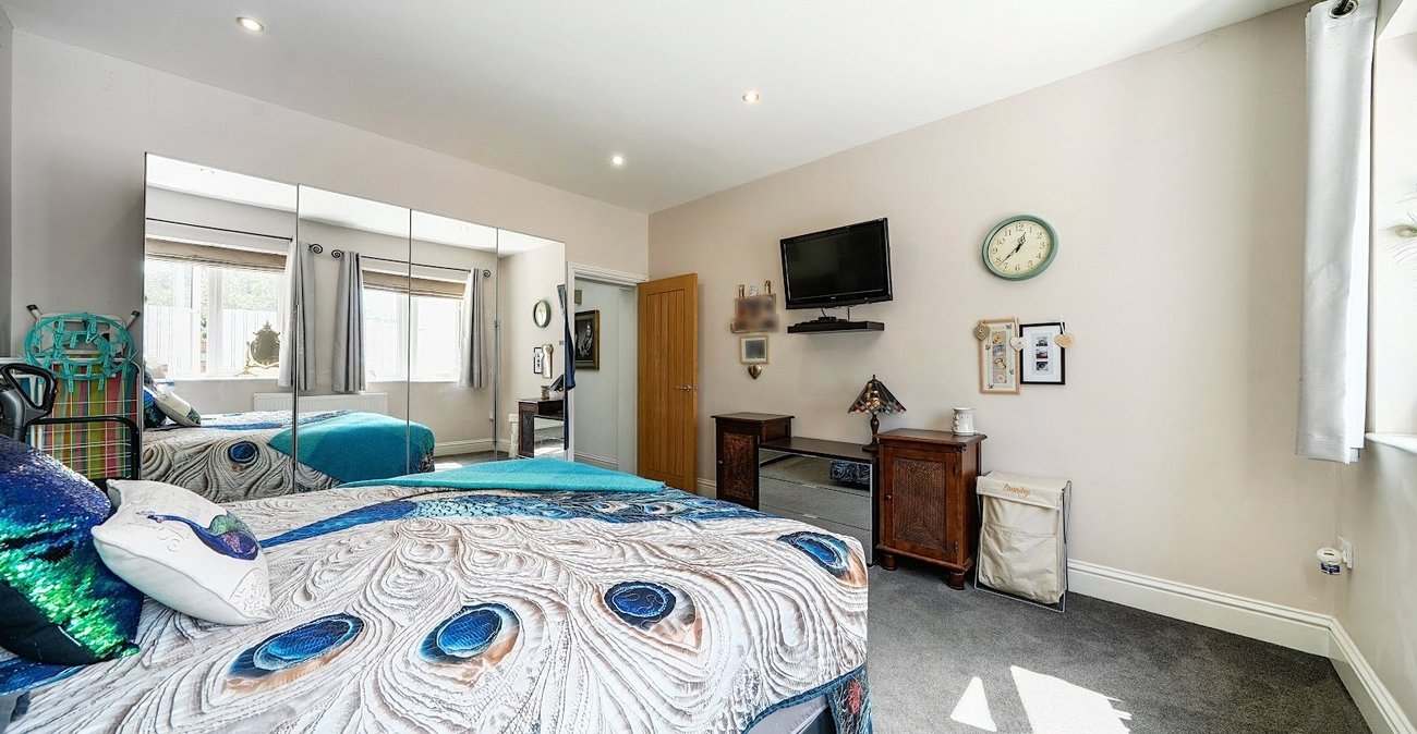 3 bedroom house for sale in Greenhithe | Robinson Jackson