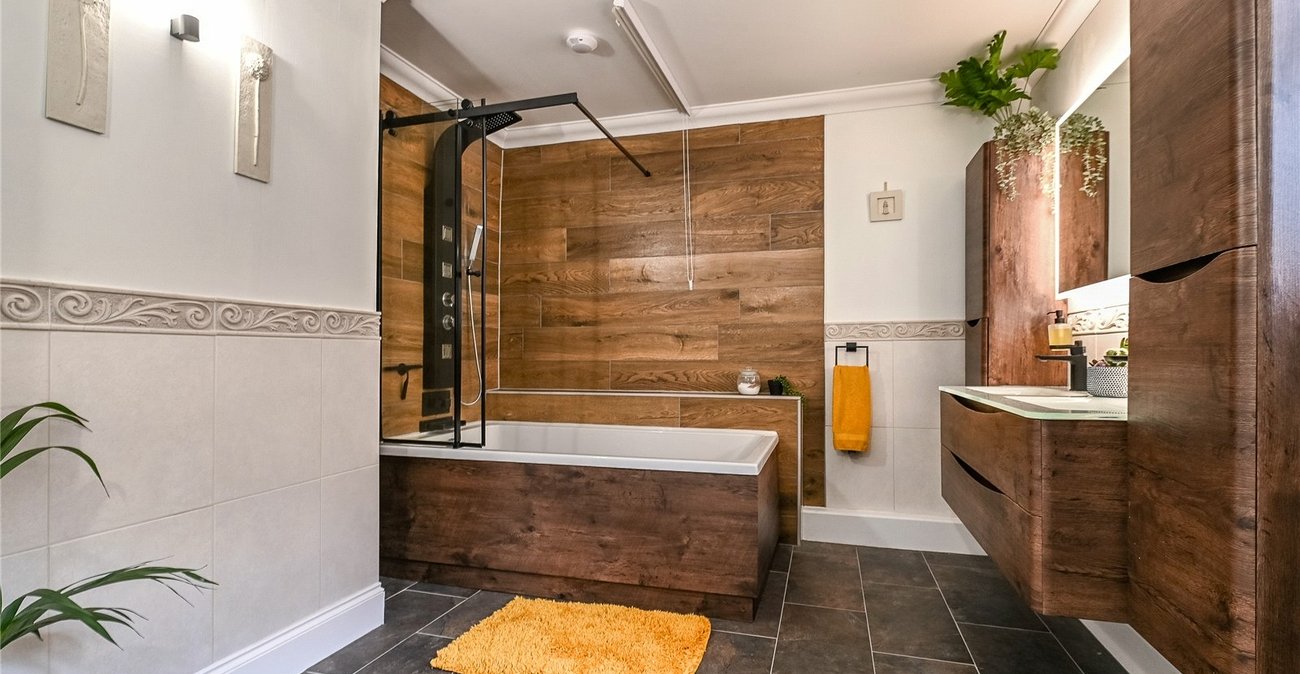 4 bedroom house for sale in Kingswood | Robinson Michael & Jackson