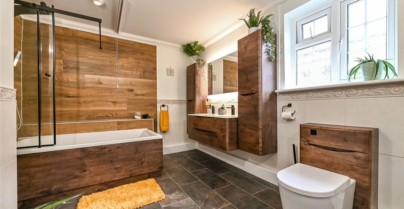 4 bedroom house for sale in Kingswood | Robinson Michael & Jackson