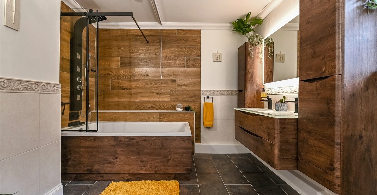 4 bedroom house for sale in Kingswood | Robinson Michael & Jackson