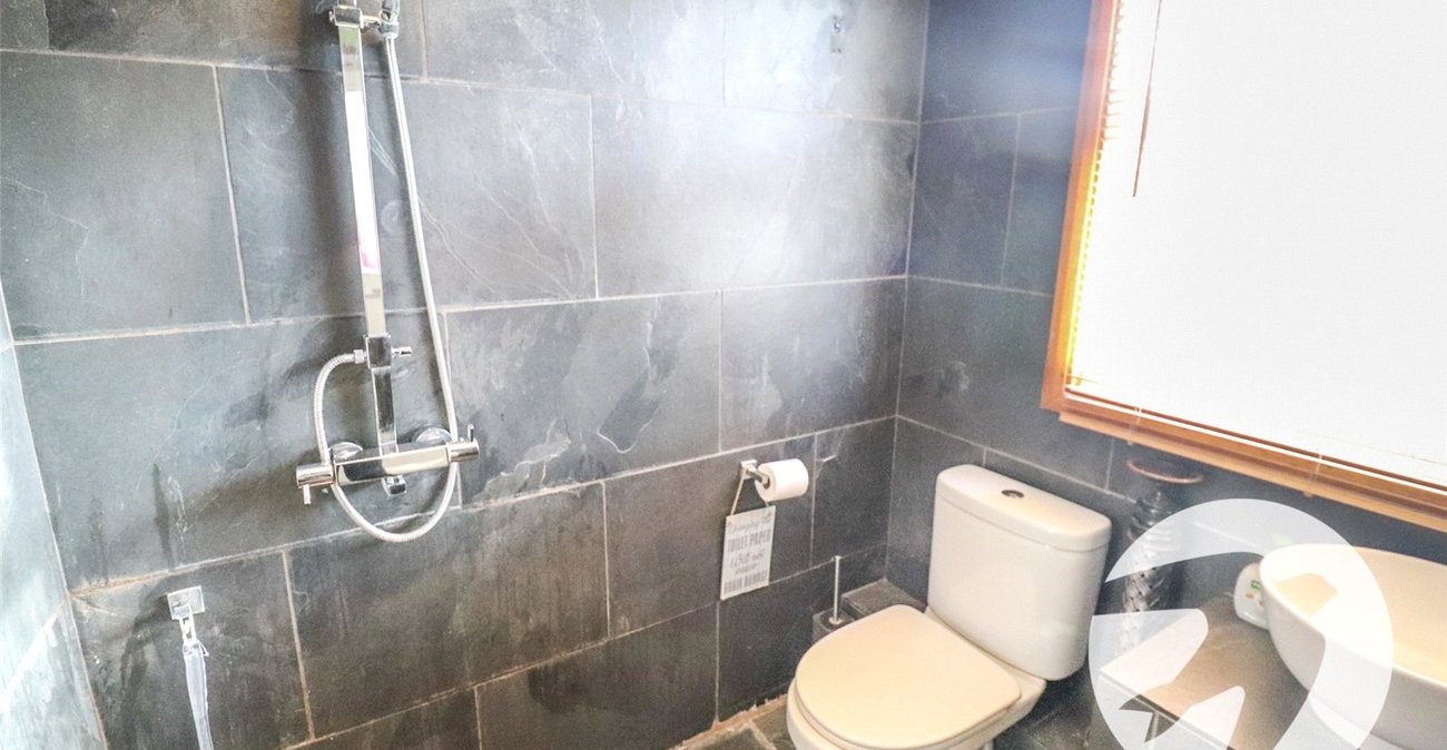 3 bedroom house for sale in Erith | Robinson Jackson