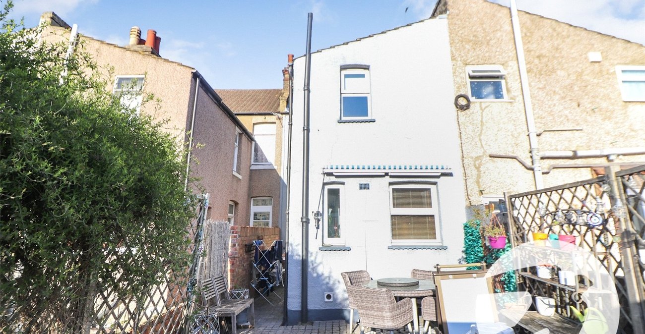 3 bedroom house for sale in Erith | Robinson Jackson