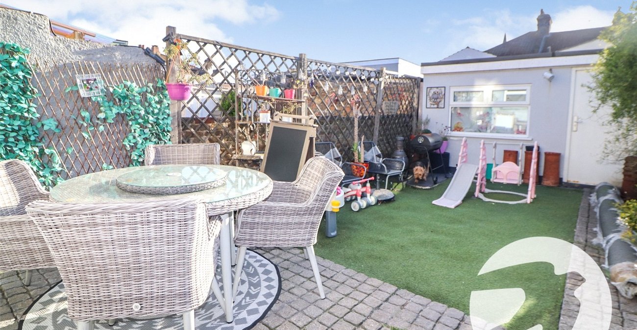 3 bedroom house for sale in Erith | Robinson Jackson