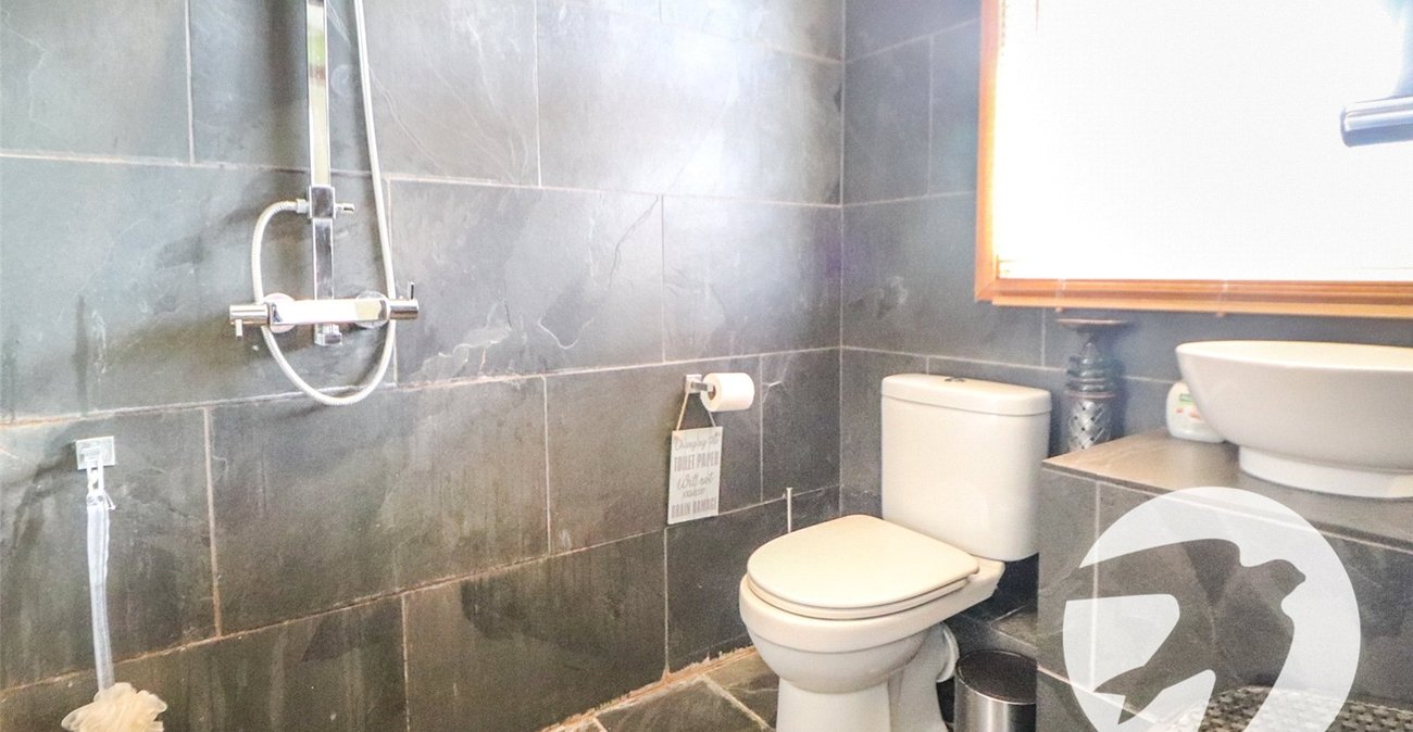 3 bedroom house for sale in Erith | Robinson Jackson