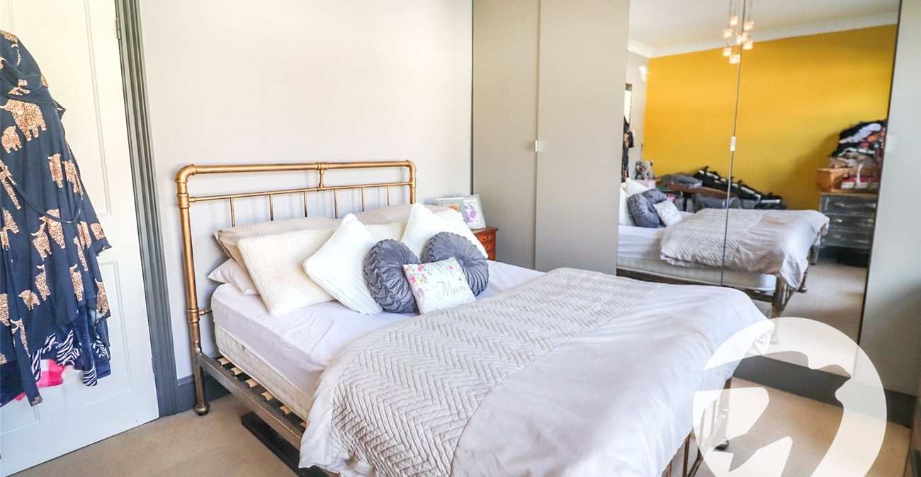 3 bedroom house for sale in Erith | Robinson Jackson