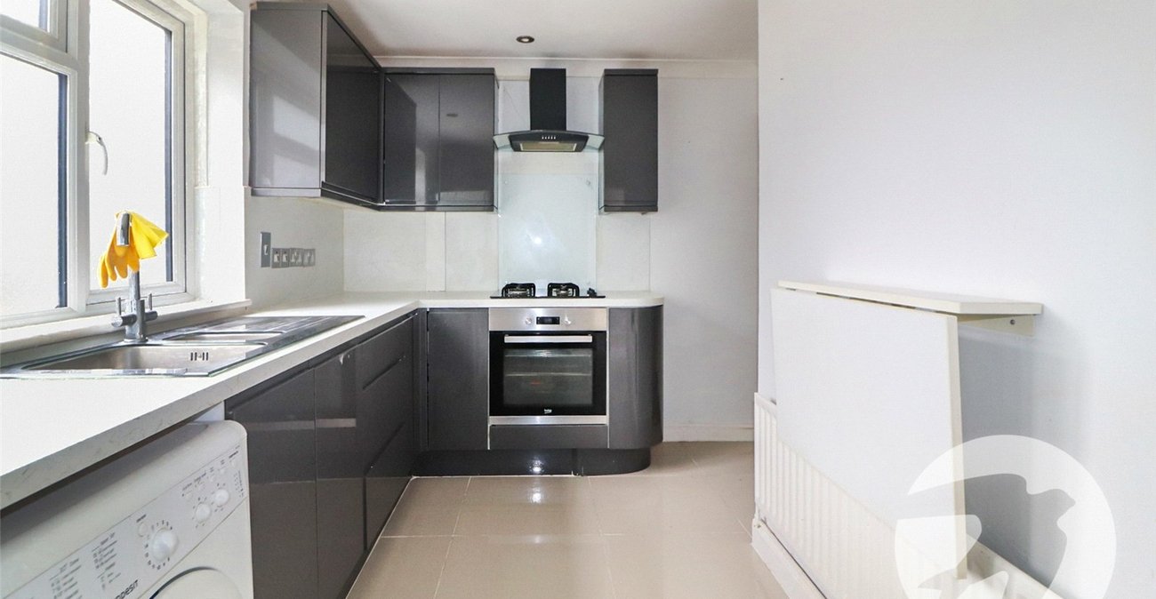 2 bedroom property for sale in Northumberland Heath | Robinson Jackson
