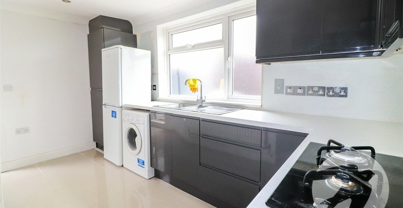2 bedroom property for sale in Northumberland Heath | Robinson Jackson