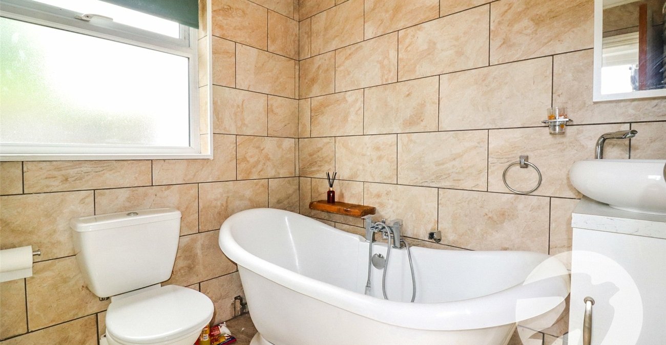 2 bedroom property for sale in Northumberland Heath | Robinson Jackson
