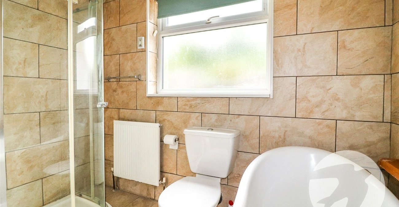 2 bedroom property for sale in Northumberland Heath | Robinson Jackson