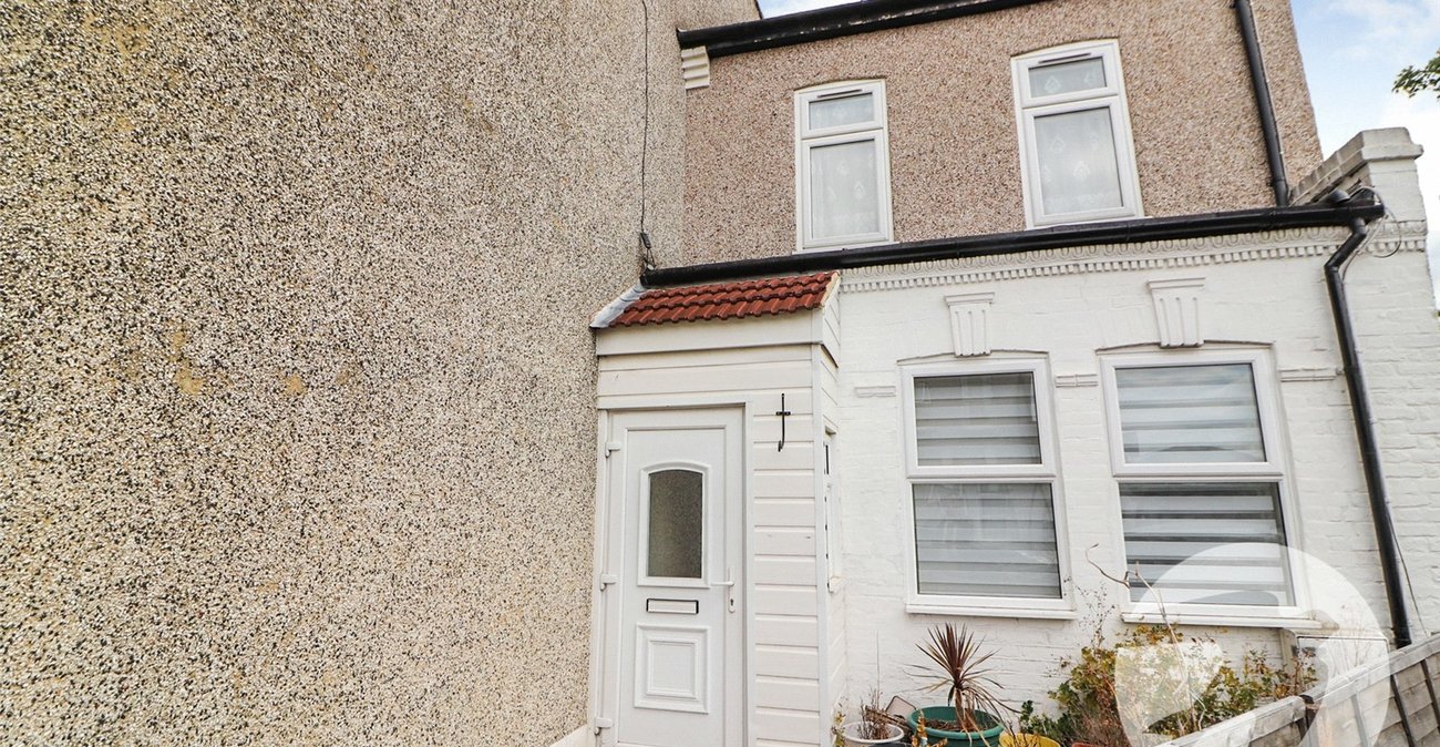 2 bedroom property for sale in Northumberland Heath | Robinson Jackson