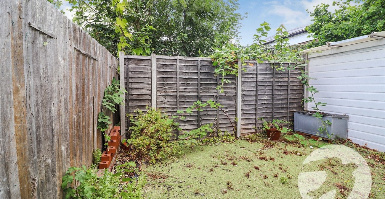 2 bedroom property for sale in Northumberland Heath | Robinson Jackson