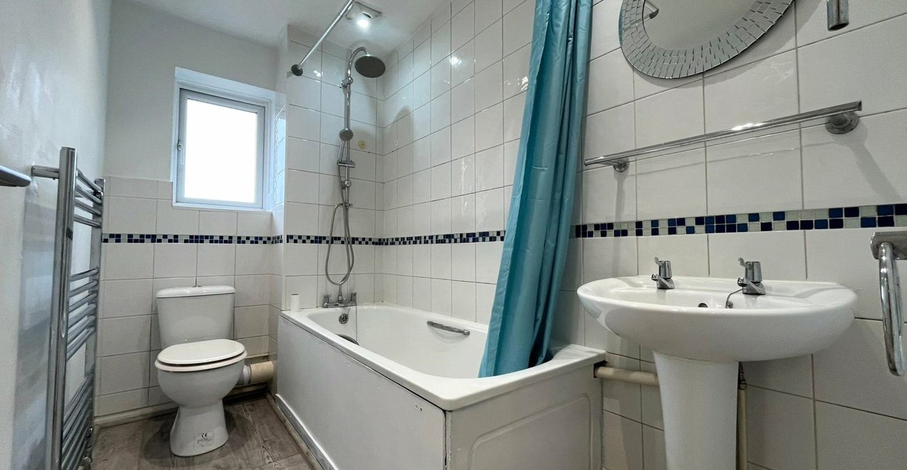 2 bedroom house for sale in Princes Park | Robinson Michael & Jackson