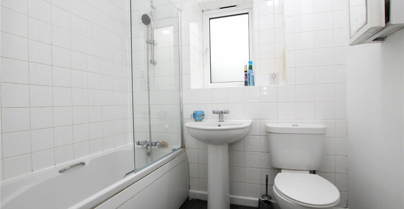 2 bedroom property for sale in Charlton | Robinson Jackson