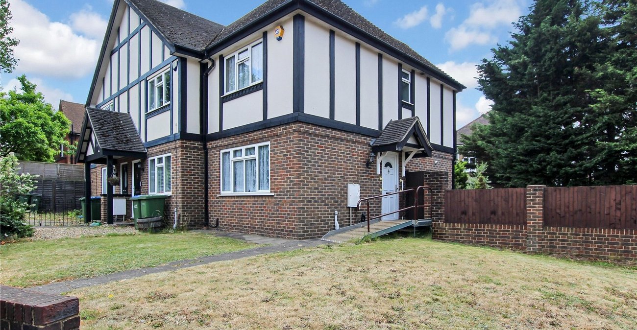 2 bedroom house for sale in Charlton | Robinson Jackson