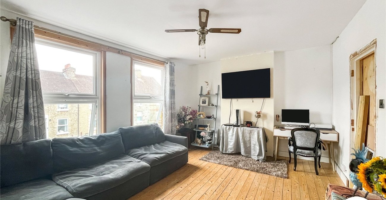 2 bedroom property for sale in Maidstone | Robinson Michael & Jackson