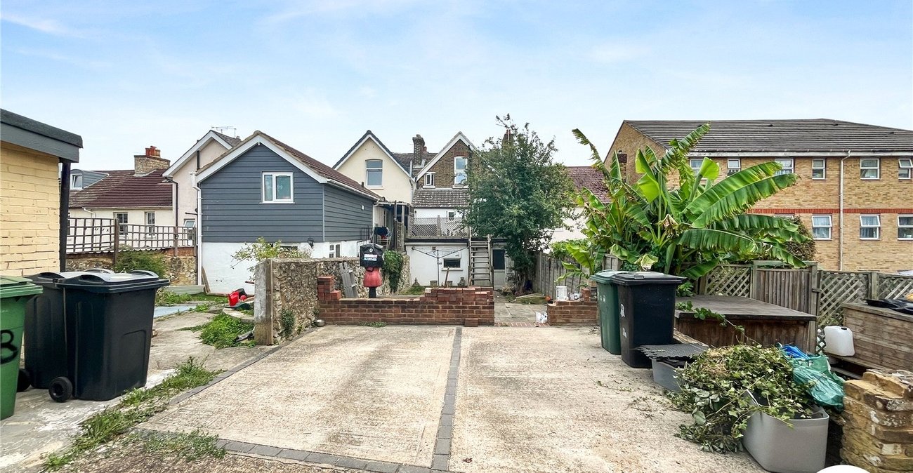 2 bedroom property for sale in Maidstone | Robinson Michael & Jackson