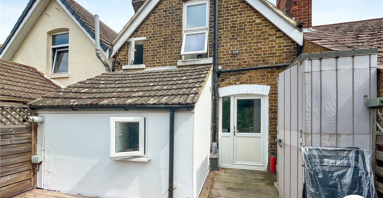 2 bedroom property for sale in Maidstone | Robinson Michael & Jackson
