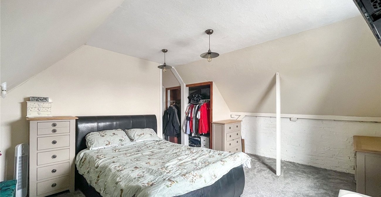 2 bedroom property for sale in Maidstone | Robinson Michael & Jackson