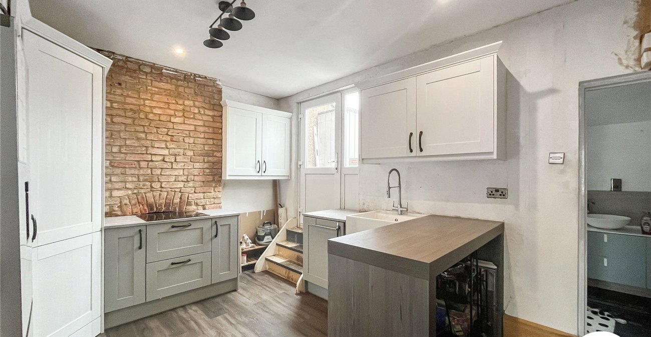 2 bedroom property for sale in Maidstone | Robinson Michael & Jackson