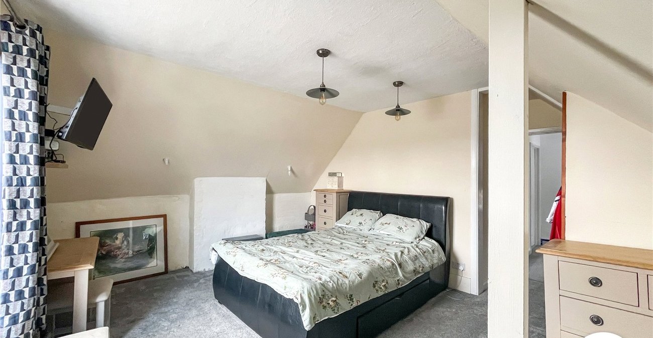 2 bedroom property for sale in Maidstone | Robinson Michael & Jackson