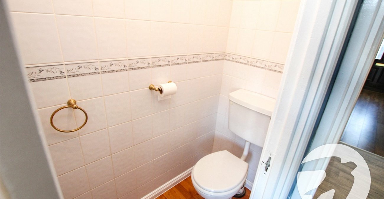 3 bedroom house for sale in London | Robinson Jackson