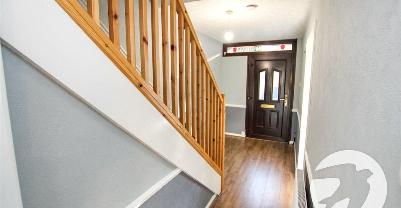 3 bedroom house for sale in London | Robinson Jackson