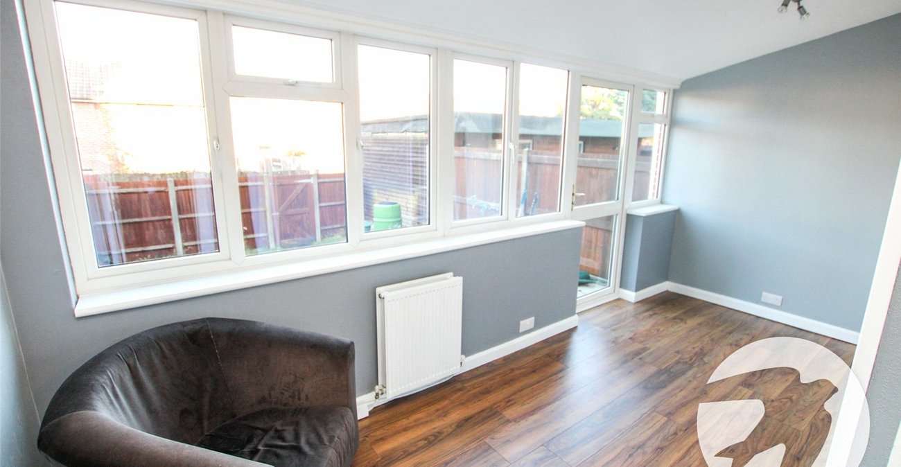 3 bedroom house for sale in London | Robinson Jackson