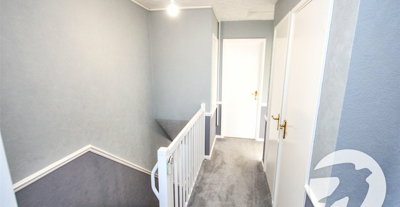 3 bedroom house for sale in London | Robinson Jackson