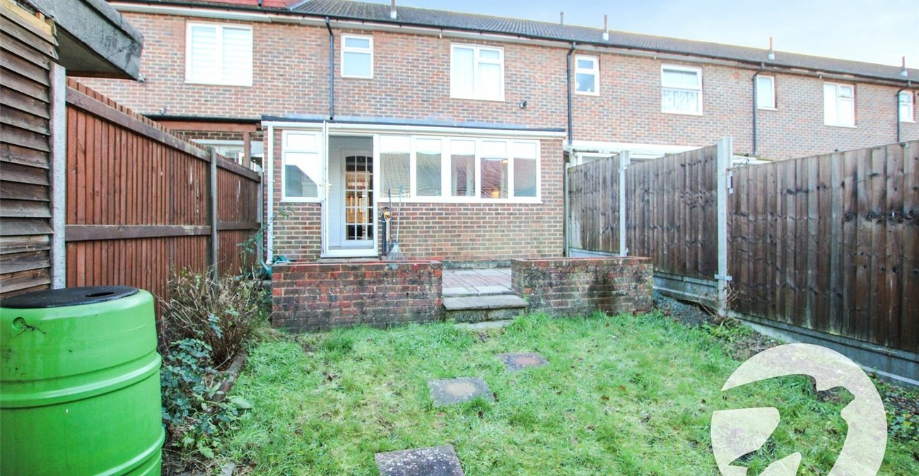 3 bedroom house for sale in London | Robinson Jackson