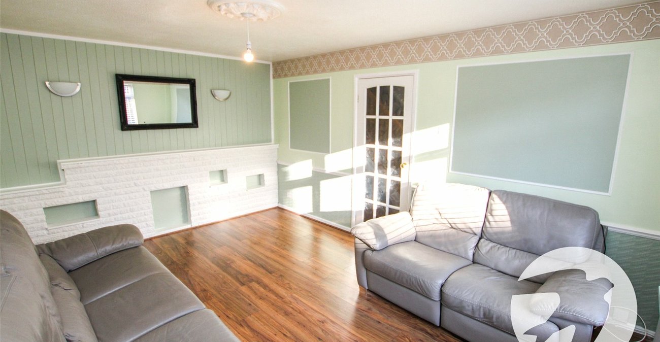 3 bedroom house for sale in London | Robinson Jackson