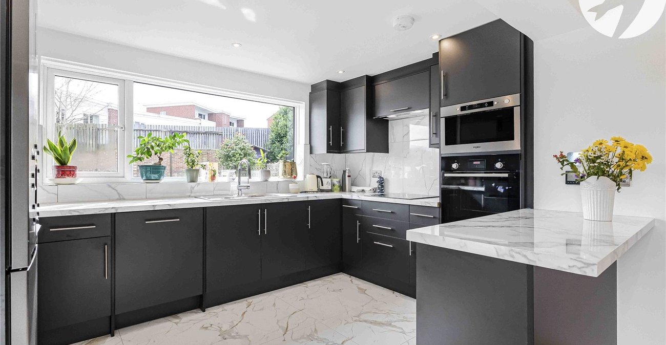 2 bedroom bungalow for sale in Rochester | Robinson Michael & Jackson