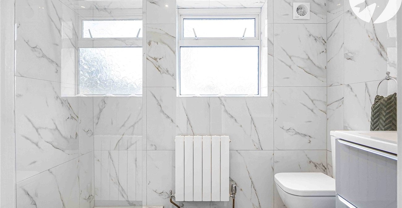 2 bedroom bungalow for sale in Rochester | Robinson Michael & Jackson