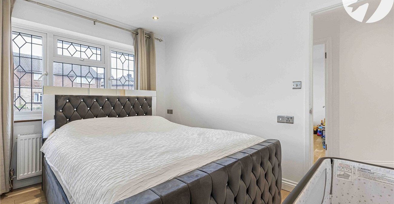 2 bedroom bungalow for sale in Rochester | Robinson Michael & Jackson