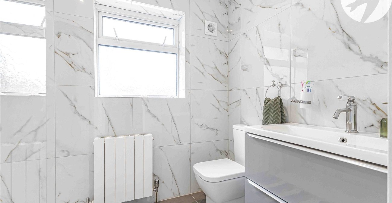 2 bedroom bungalow for sale in Rochester | Robinson Michael & Jackson