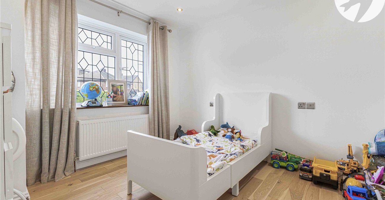 2 bedroom bungalow for sale in Rochester | Robinson Michael & Jackson