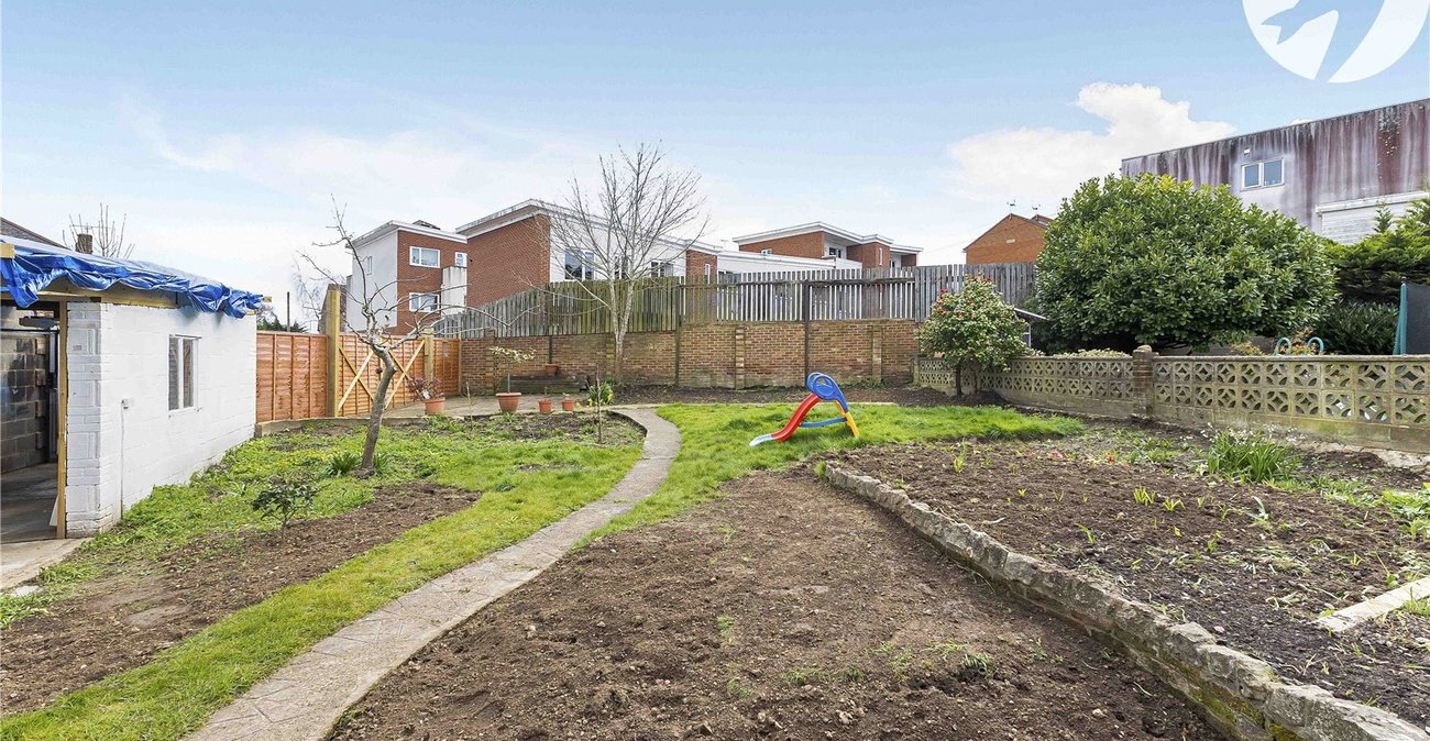 2 bedroom bungalow for sale in Rochester | Robinson Michael & Jackson