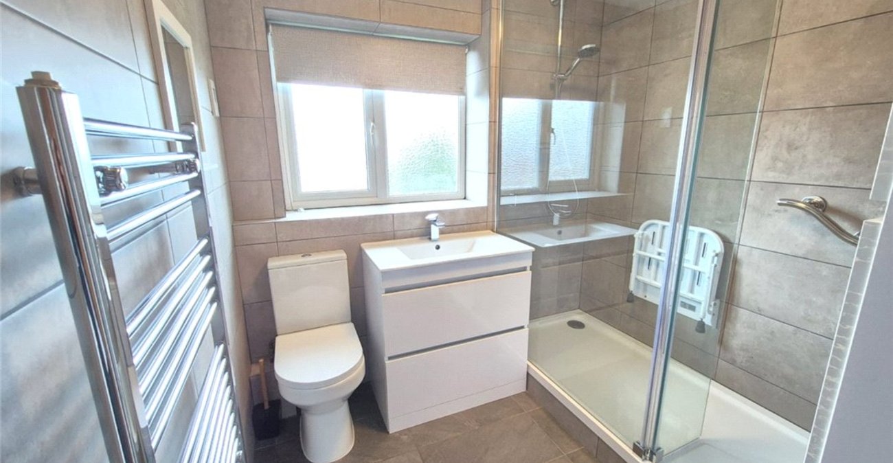 2 bedroom property for sale in Farnborough | Robinson Jackson