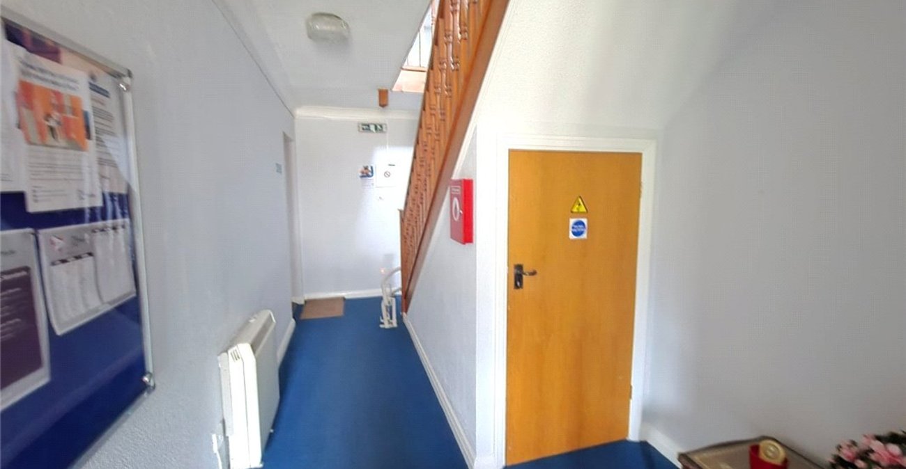 2 bedroom property for sale in Farnborough | Robinson Jackson